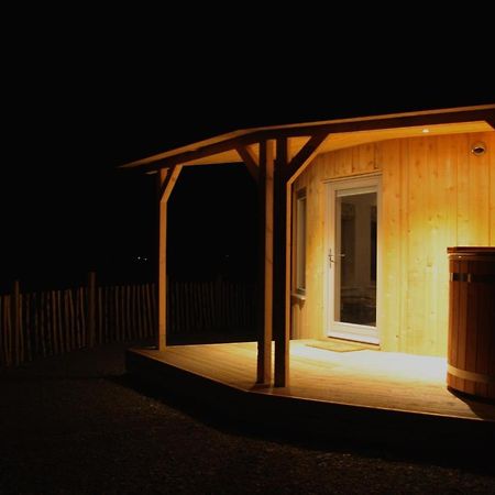 Skye Cabins Skeabost Esterno foto