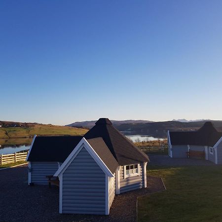 Skye Cabins Skeabost Esterno foto