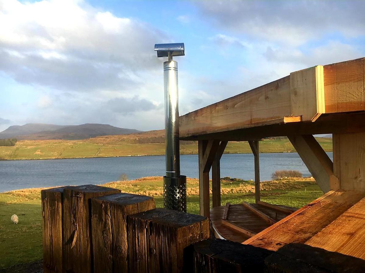 Skye Cabins Skeabost Esterno foto