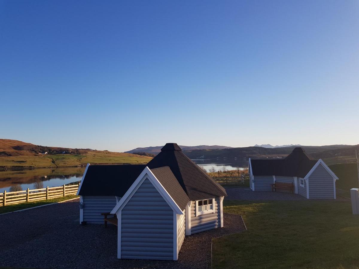 Skye Cabins Skeabost Esterno foto