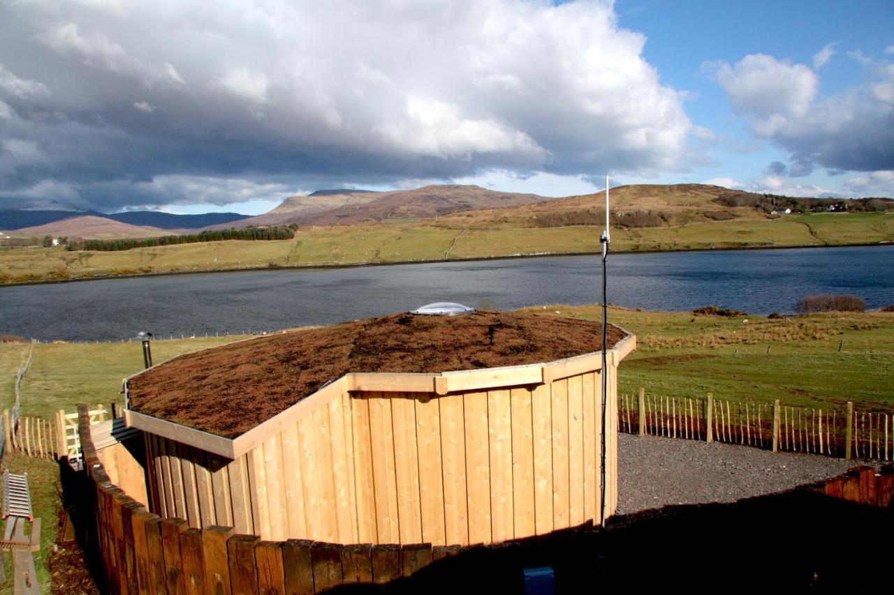 Skye Cabins Skeabost Esterno foto